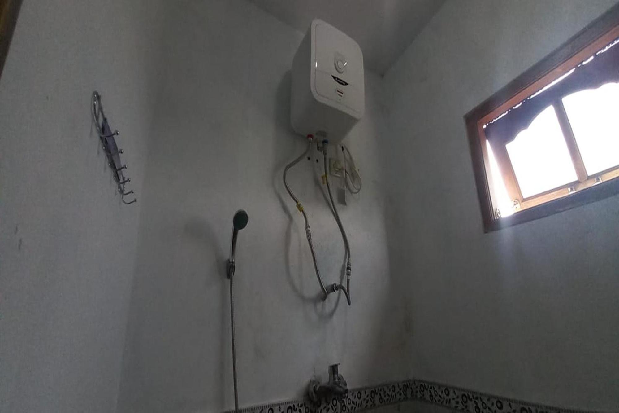 Sragen Oyo 93767 45 Guest House מראה חיצוני תמונה